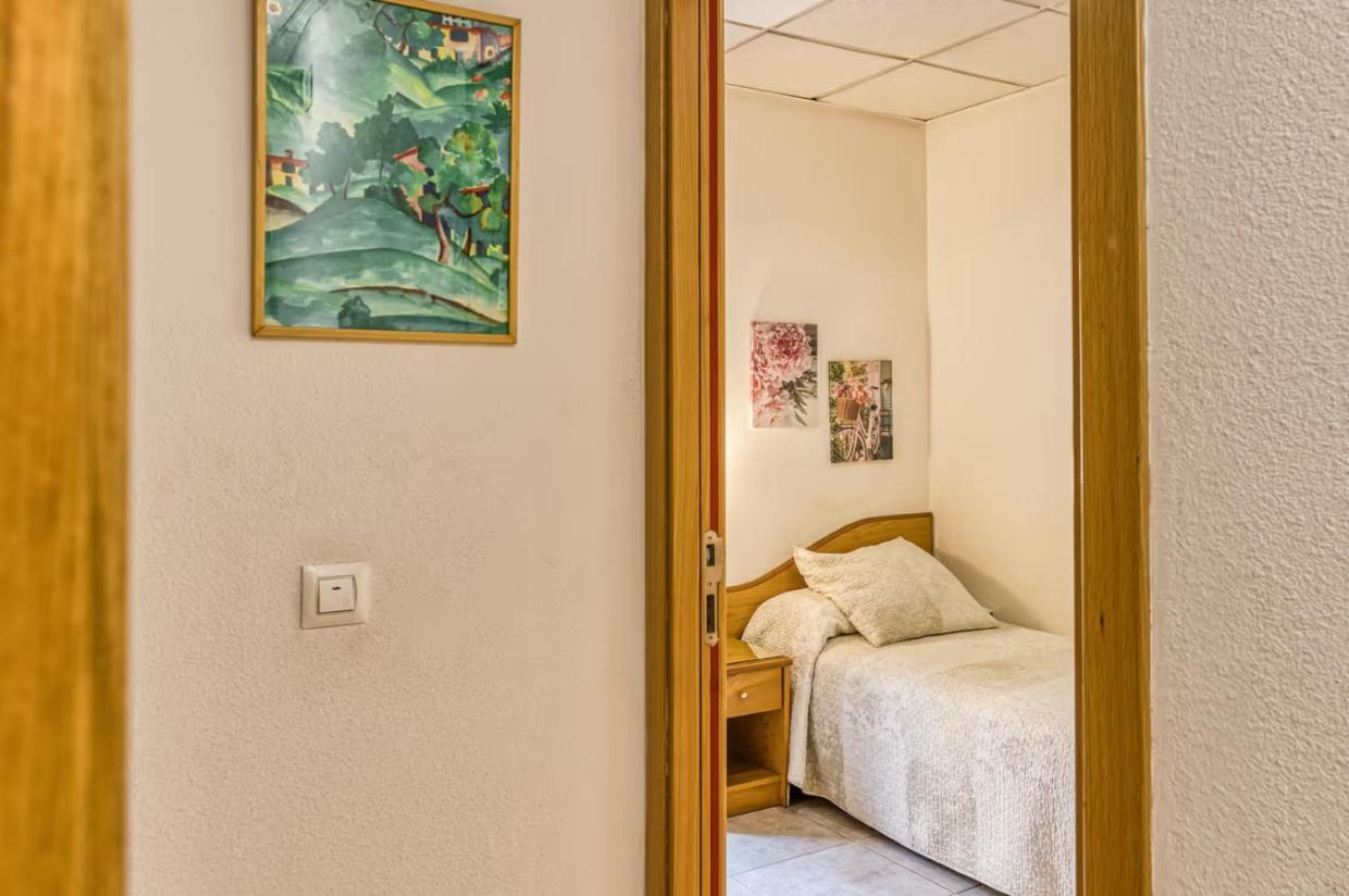 Standard Single Room,1756522532:JPEG